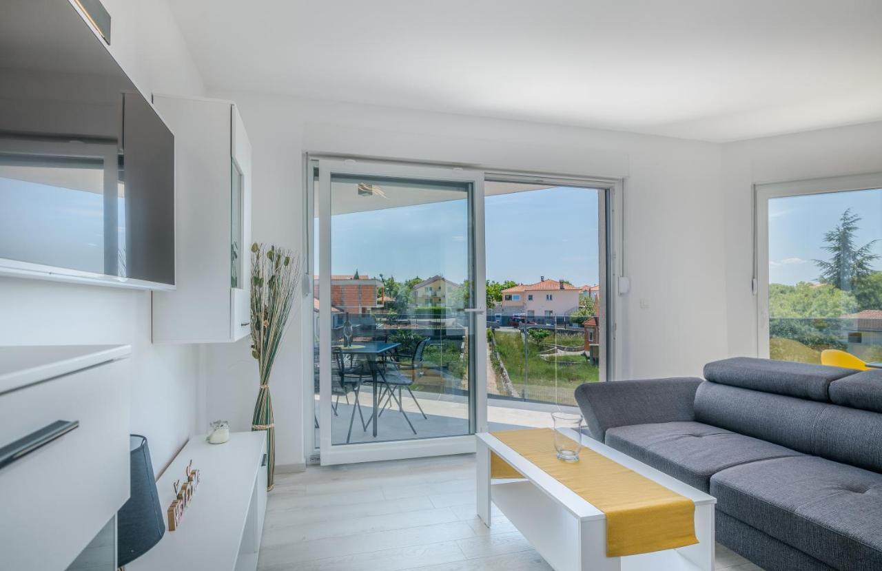 Apartments Villa "Aurea" With Pool Krk Town Extérieur photo