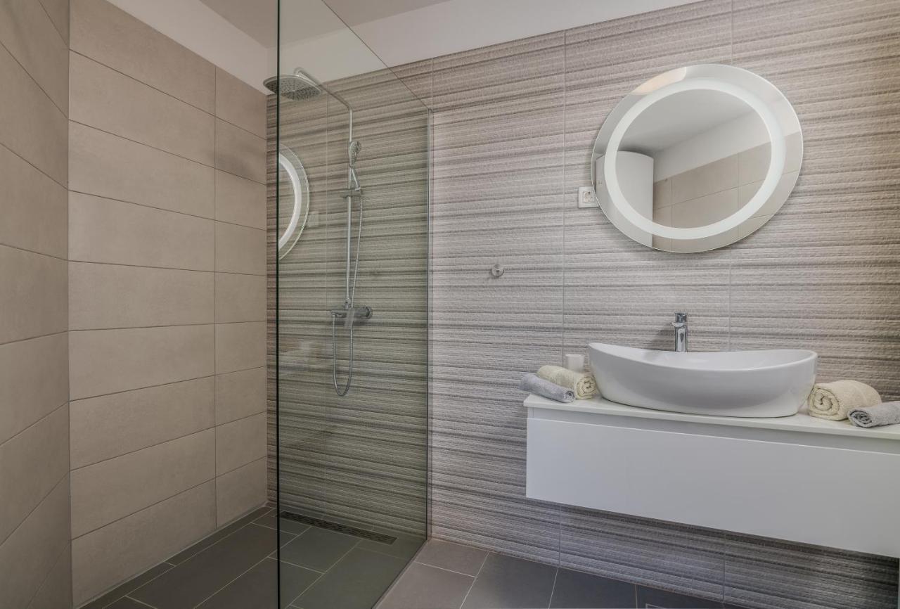 Apartments Villa "Aurea" With Pool Krk Town Extérieur photo